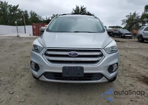 2017 Ford Escape Titanium z USA, uszkodzony, nr VIN 1FMCU9JD7HUE50719